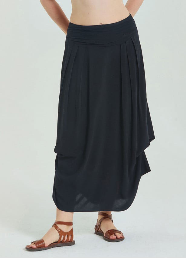 Black Plus Size Skirt with Elastic Waist and Drape Detail 4600